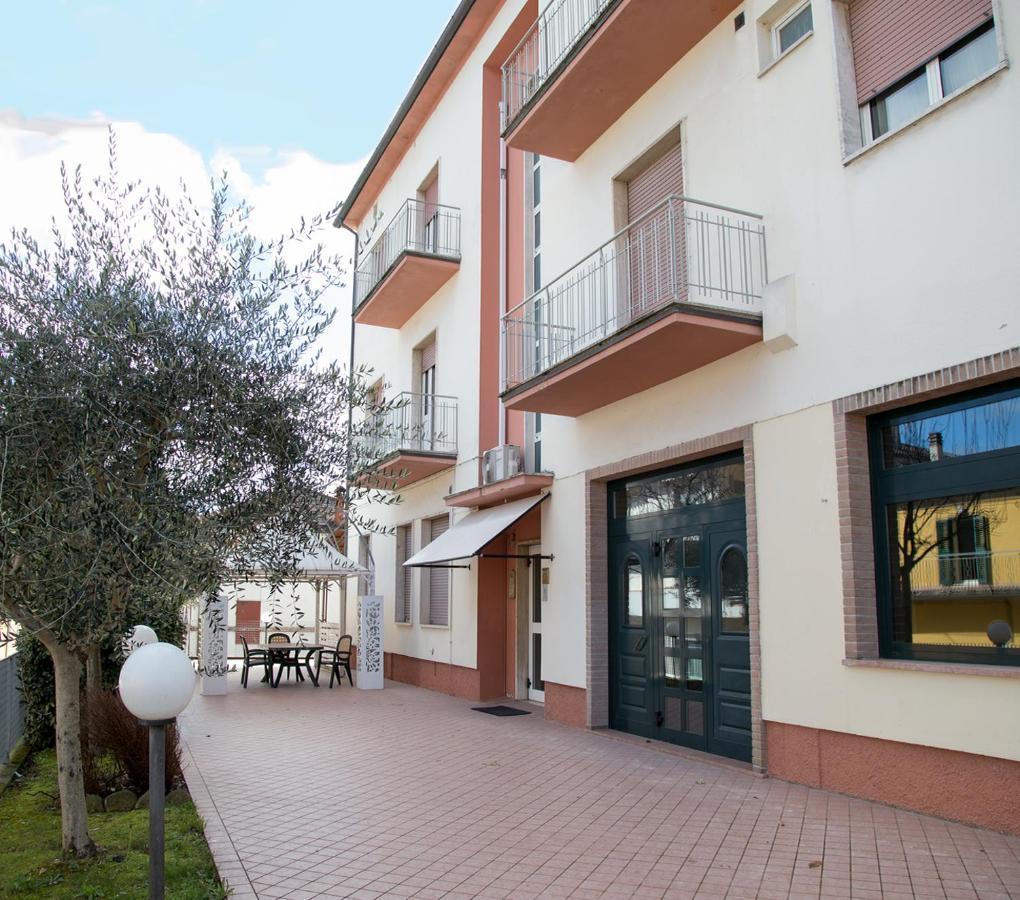 Hotel Lidia Mergo エクステリア 写真